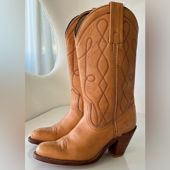 Vintage Frye Camel Coastal Cowgirl Southwest Boots Size 7.5 Narrow - Picture 2 of 16